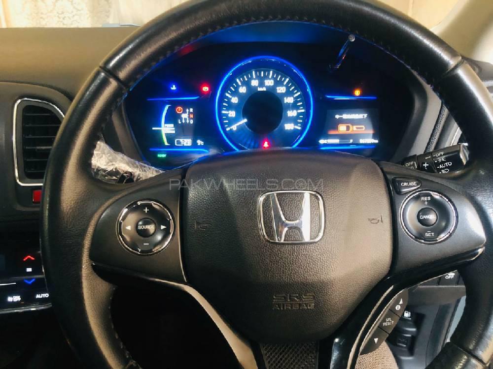 Honda Vezel 2014 for Sale in Lahore Image-1