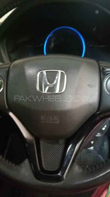Honda Vezel 2014 for Sale in Lahore Honda Vezel 2014 for Sale in Lahore Image-16