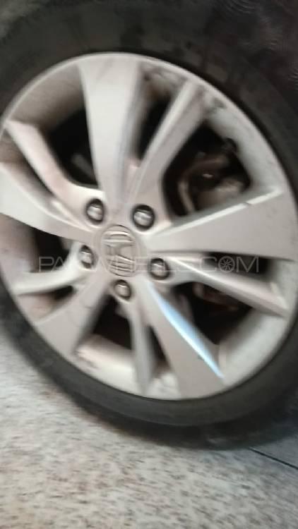 Honda Vezel 2014 for Sale in Lahore Honda Vezel 2014 for Sale in Lahore Image-19