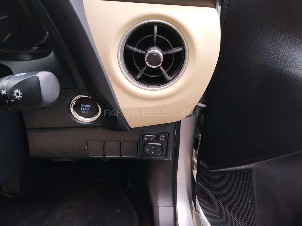Toyota Corolla 2018 for Sale in Lahore Toyota Corolla 2018 for Sale in Lahore Image-10
