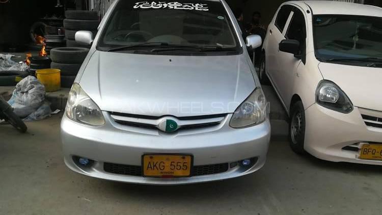 Toyota Platz 2005 for Sale in Karachi Image-1