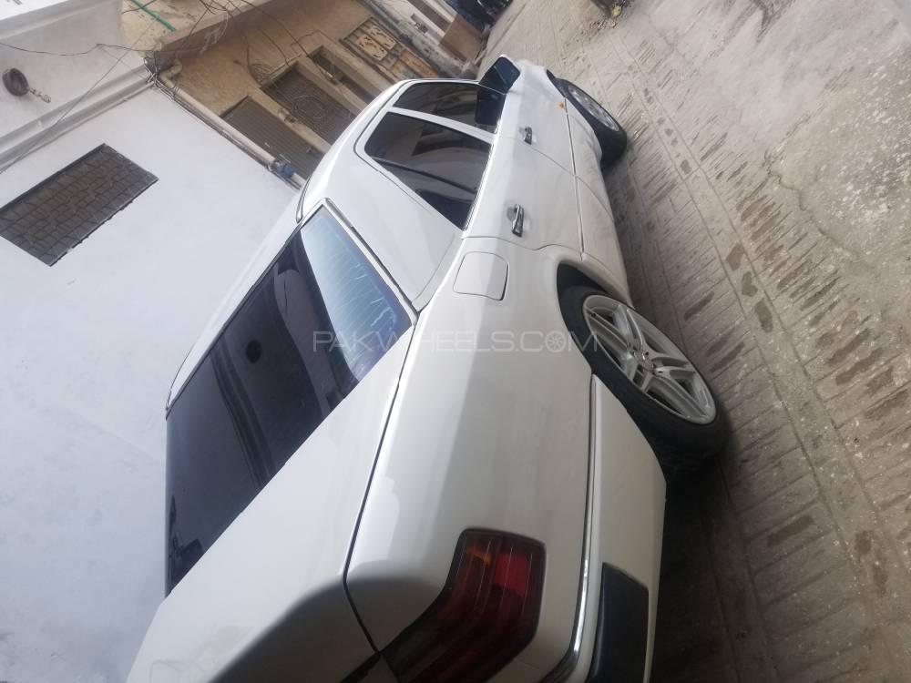 Mercedes Benz E Class 1992 for Sale in Peshawar Image-1
