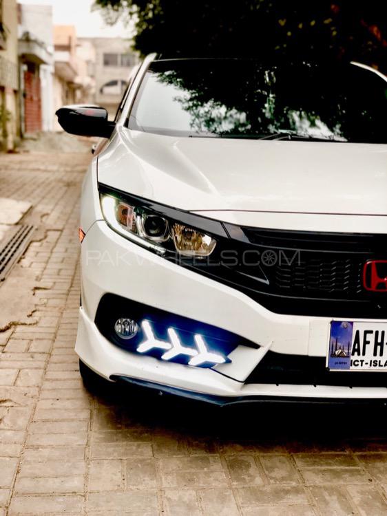 Honda Civic - 2018  Honda Civic - 2018  Image-2