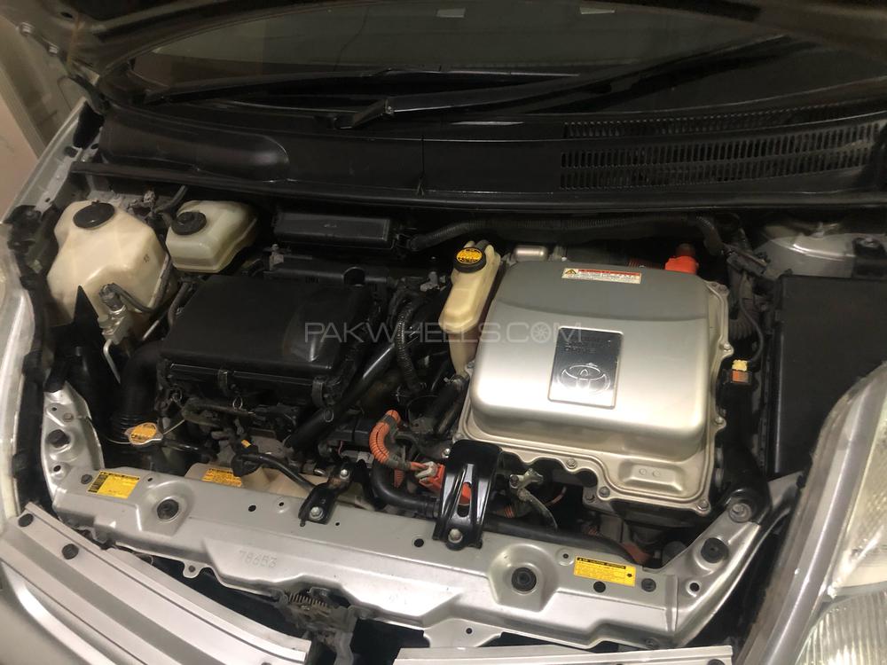 Toyota Prius 2011 for Sale in Peshawar Toyota Prius 2011 for Sale in Peshawar Image-15