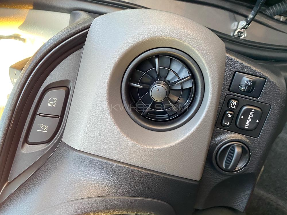 Toyota Vitz 2016 for Sale in Lahore Toyota Vitz 2016 for Sale in Lahore Image-13