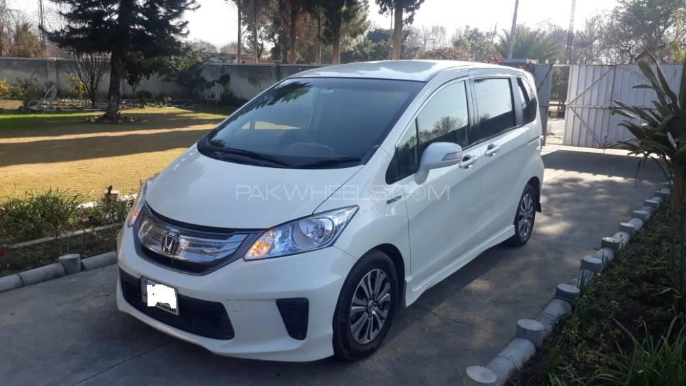 Honda Freed 2011 for Sale in Islamabad Image-1