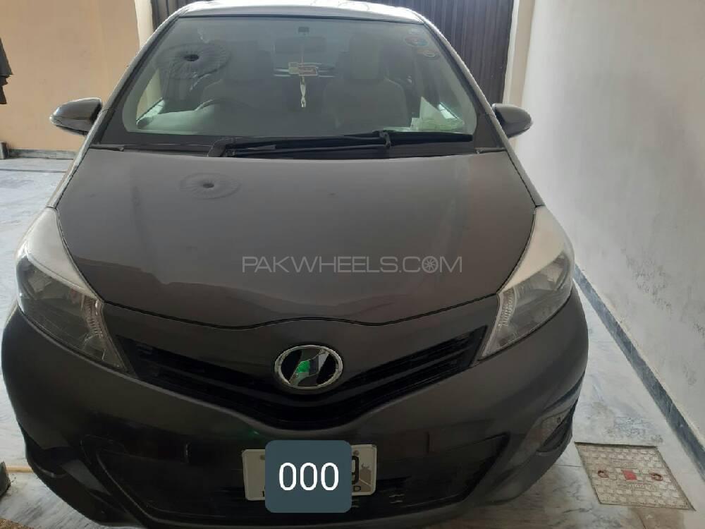 Toyota Vitz 2013 for Sale in Abbottabad Image-1