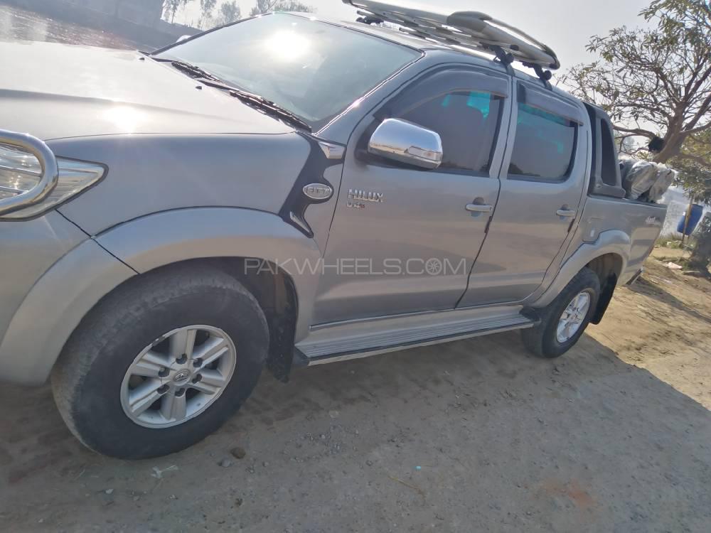 ٹویوٹا ہائیلکس 2013 for Sale in سیالکوٹ ٹویوٹا ہائیلکس 2013 for Sale in سیالکوٹ Image-12