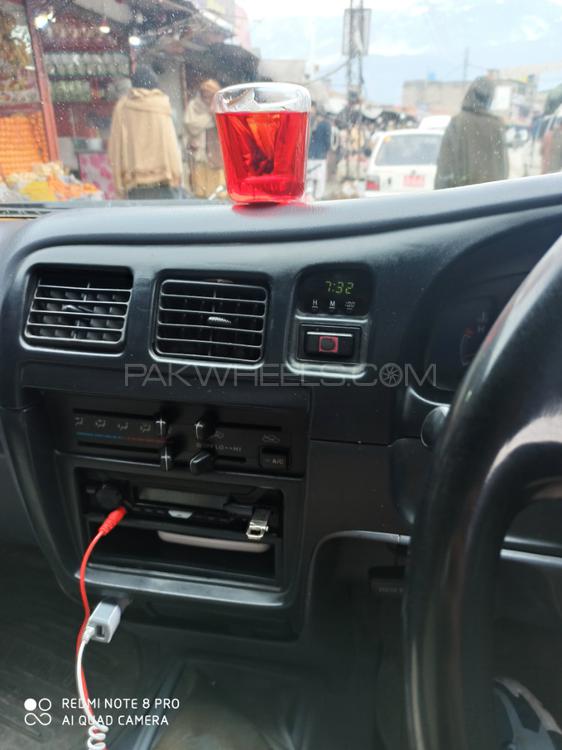 Toyota Hilux 2000 for Sale in Mansehra Toyota Hilux 2000 for Sale in Mansehra Image-3
