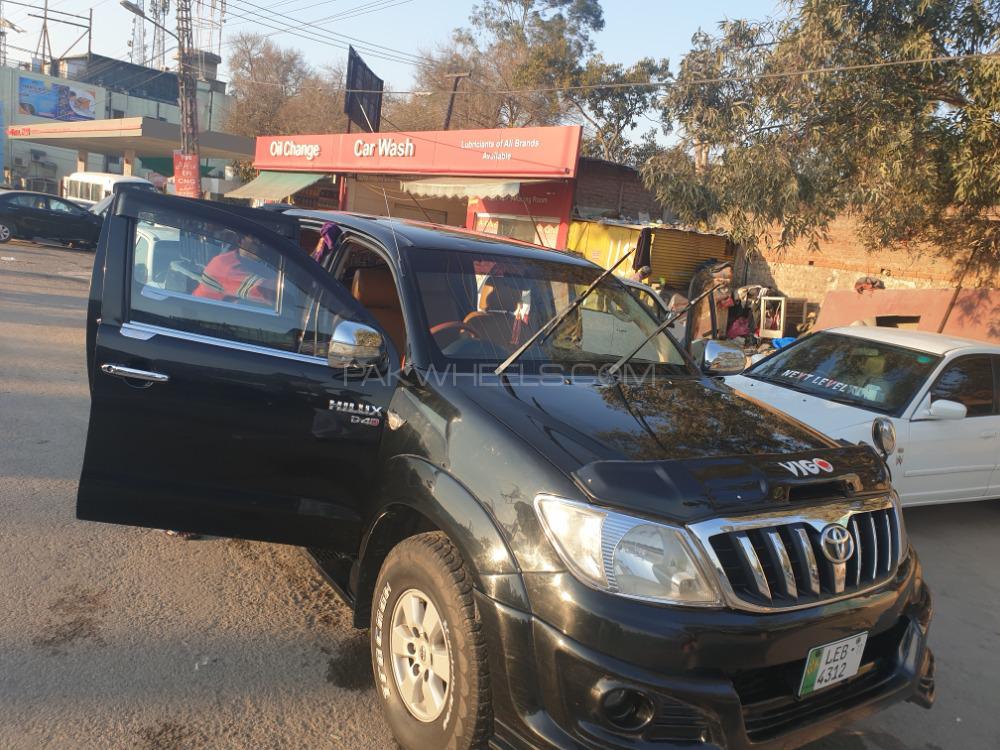 Toyota Hilux 2011 for Sale in Lahore Toyota Hilux 2011 for Sale in Lahore Image-3
