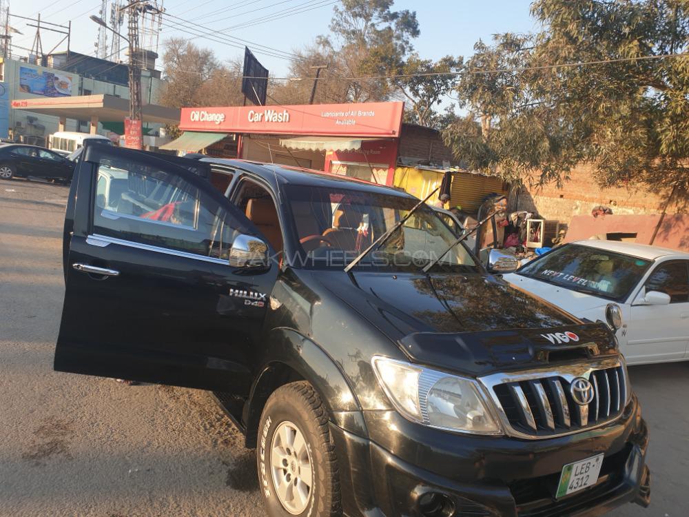 Toyota Hilux 2011 for Sale in Lahore Toyota Hilux 2011 for Sale in Lahore Image-4
