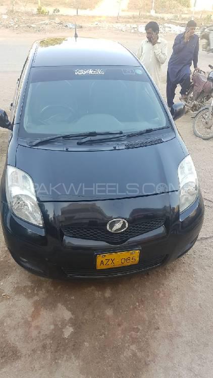 Toyota Vitz 2009 for Sale in Ahmed Pur East Image-1