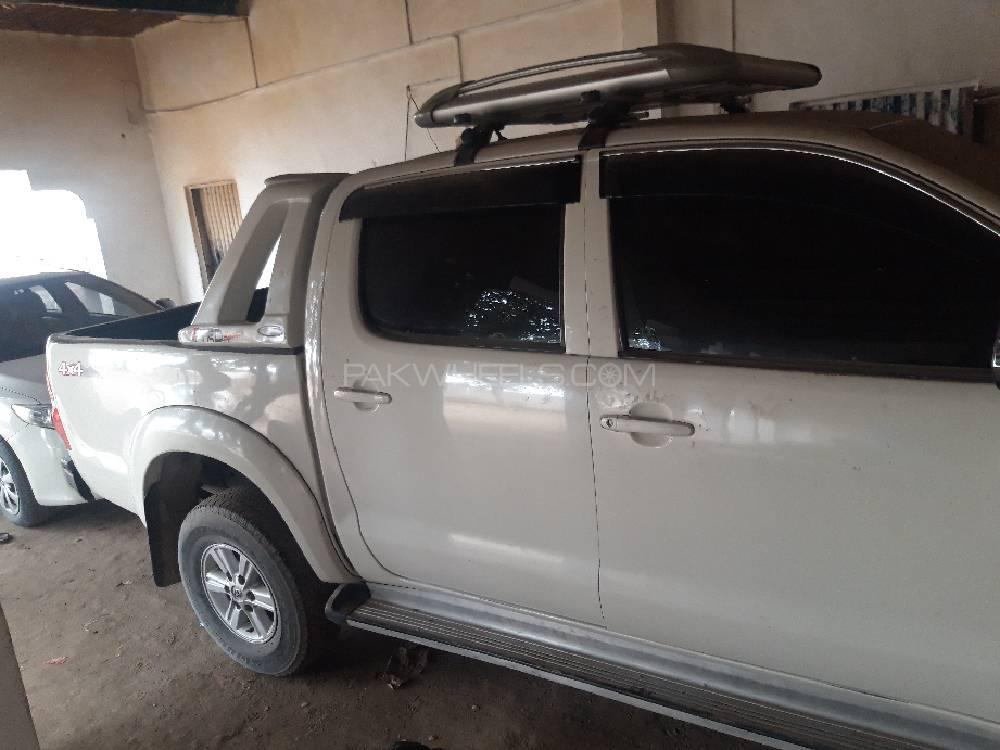 Toyota Hilux 2013 for Sale in Bannu Image-1