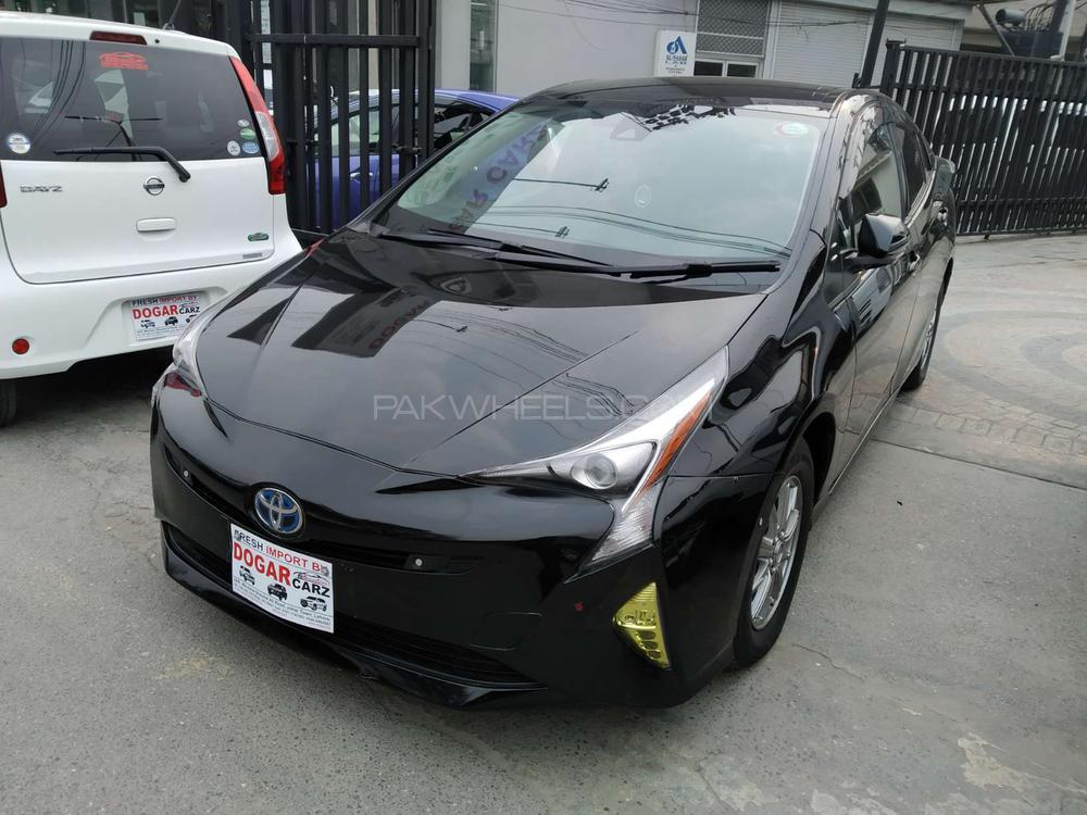 Toyota Prius 2016 for Sale in Lahore Toyota Prius 2016 for Sale in Lahore Image-2