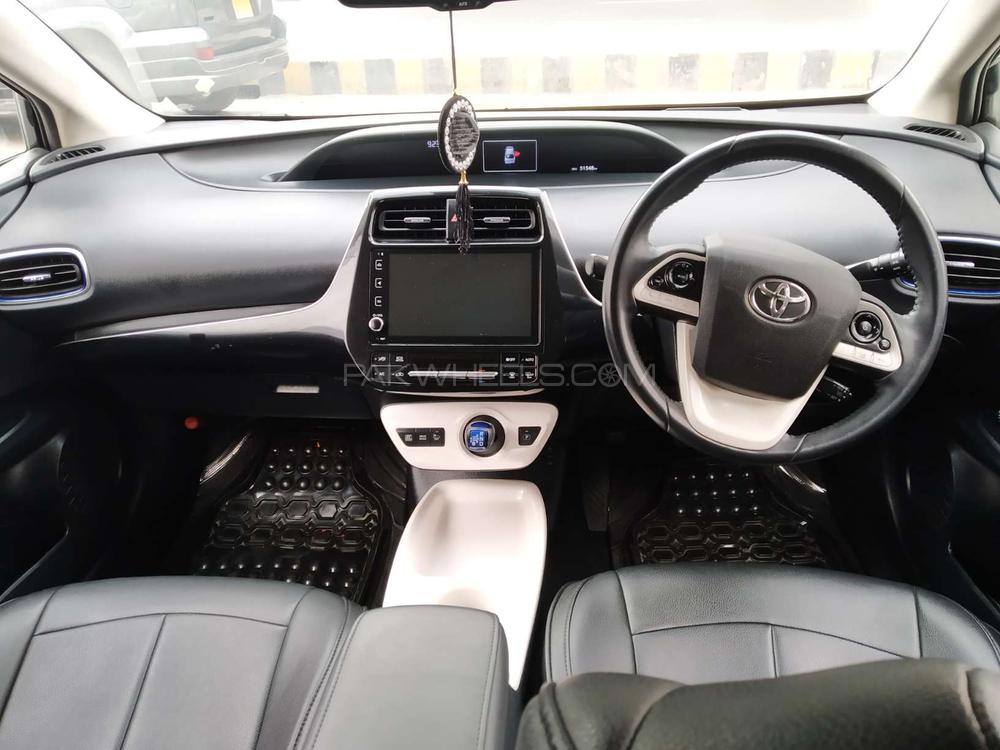 Toyota Prius 2016 for Sale in Lahore Toyota Prius 2016 for Sale in Lahore Image-10