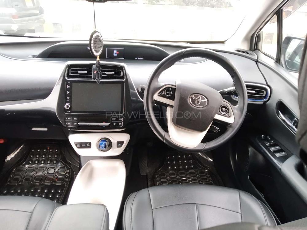 Toyota Prius 2016 for Sale in Lahore Toyota Prius 2016 for Sale in Lahore Image-11