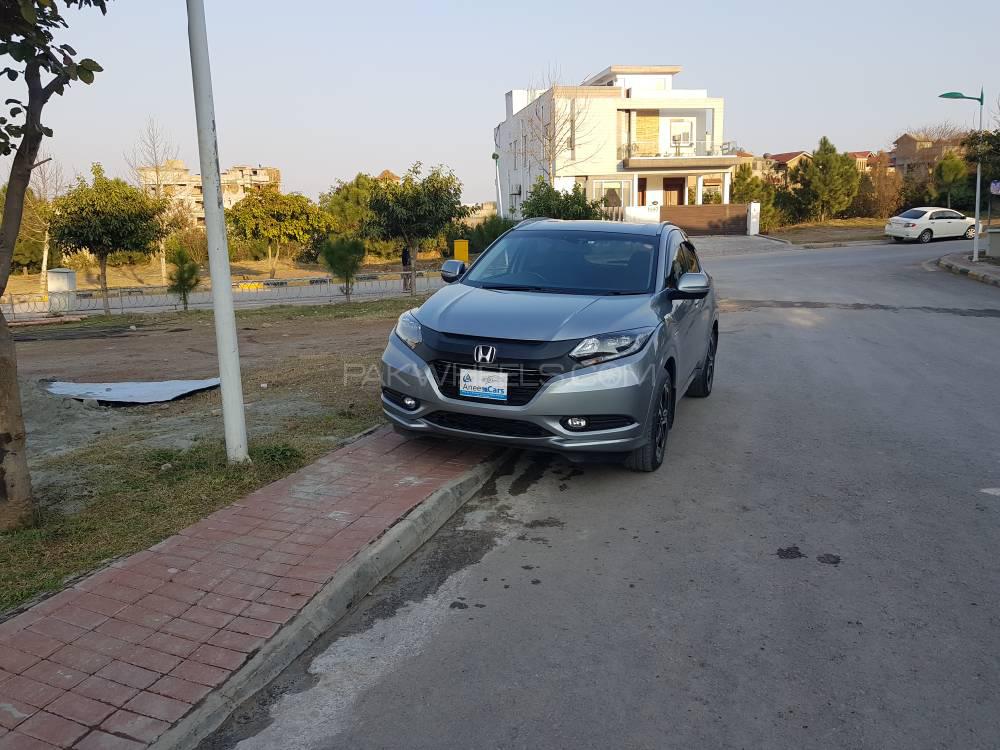 Honda Vezel 2014 for Sale in Islamabad Image-1