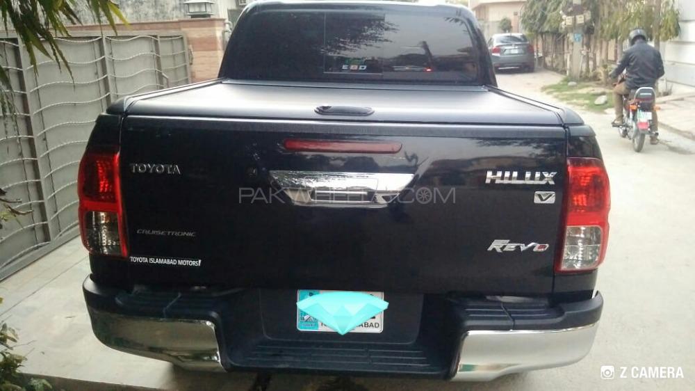 Toyota Hilux 2018 for Sale in Lahore Toyota Hilux 2018 for Sale in Lahore Image-8