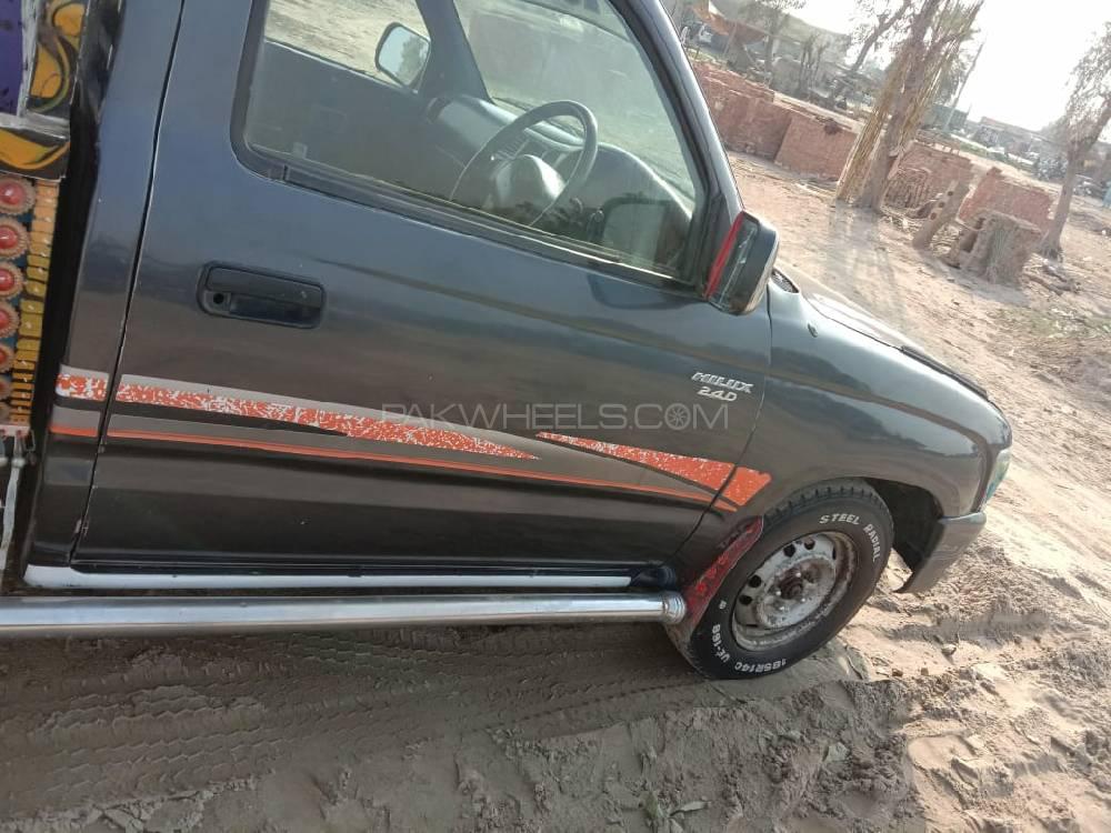 Toyota Hilux 2003 for Sale in Fateh pur Toyota Hilux 2003 for Sale in Fateh pur Image-3