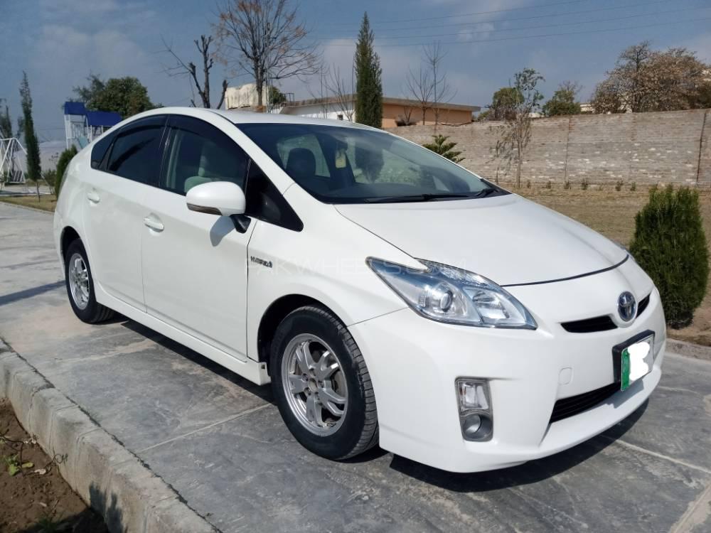 Toyota Prius 2010 for Sale in Chakwal Image-1