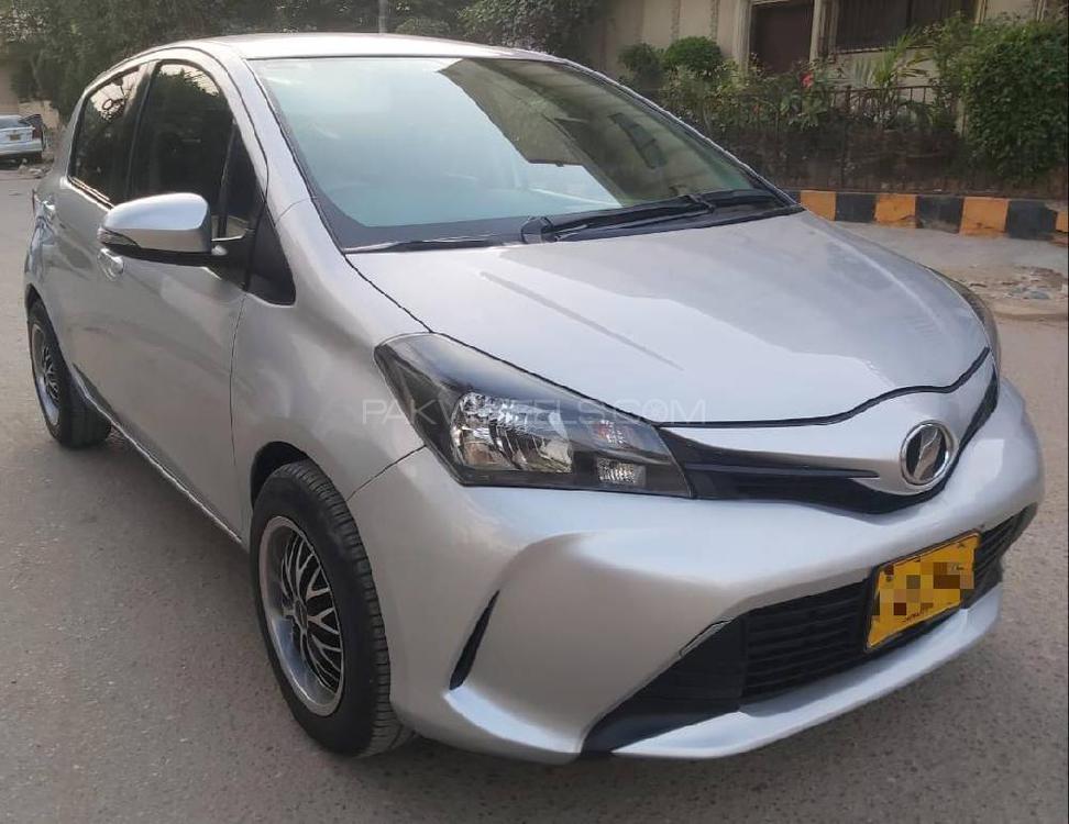 Toyota Vitz 2014 for Sale in Karachi Image-1