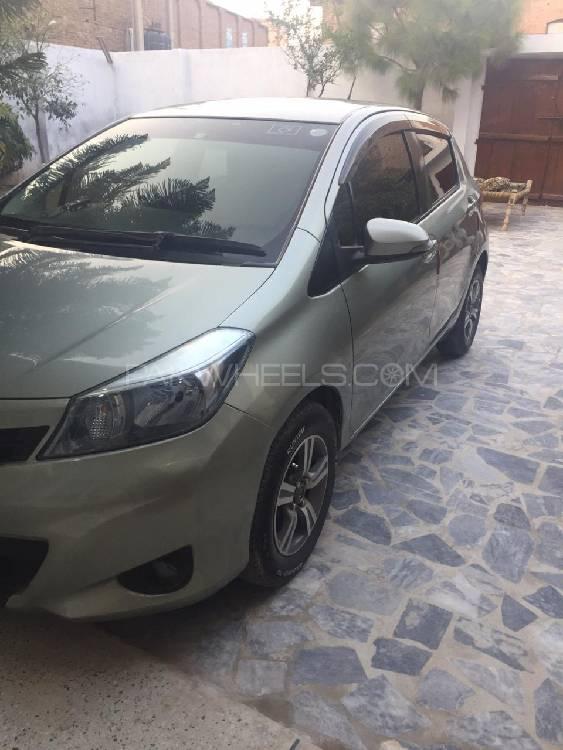 Toyota Vitz 2013 for Sale in Peshawar Image-1