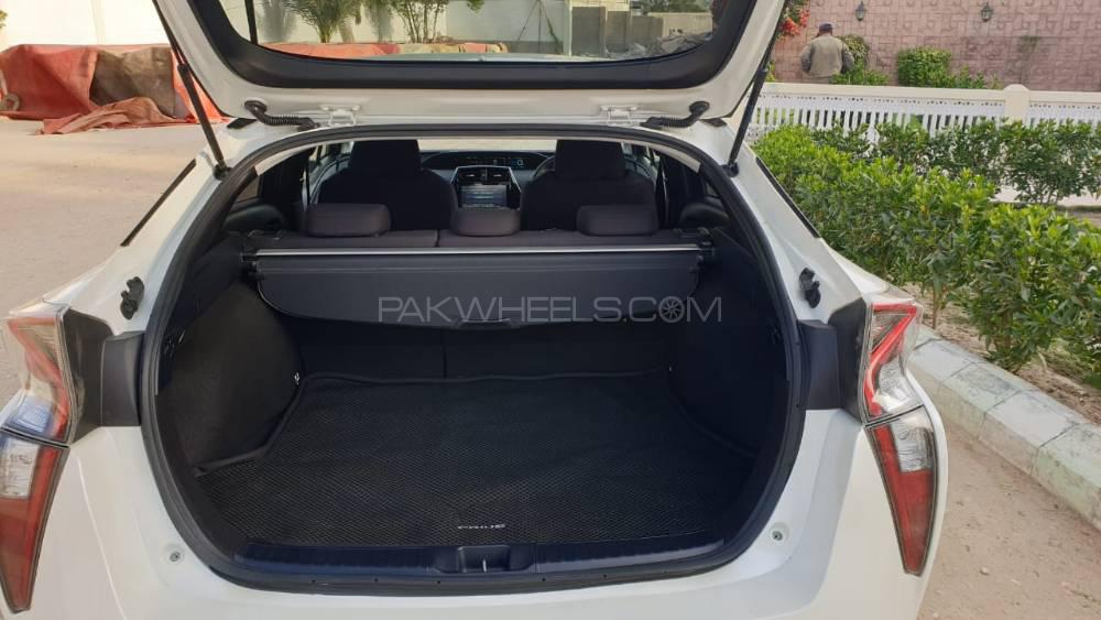 Toyota Prius 2016 for Sale in Hyderabad Toyota Prius 2016 for Sale in Hyderabad Image-10