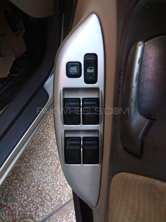 Toyota Vitz 2004 for Sale in Lahore Toyota Vitz 2004 for Sale in Lahore Image-12