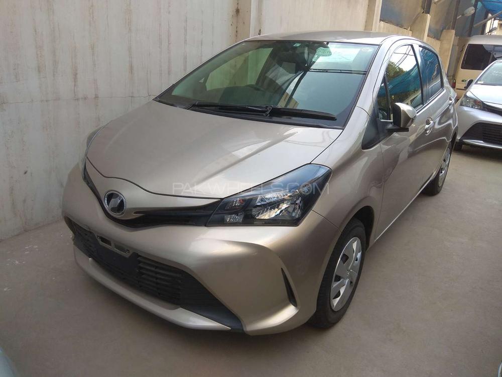 Toyota Vitz 2015 for Sale in Karachi Image-1