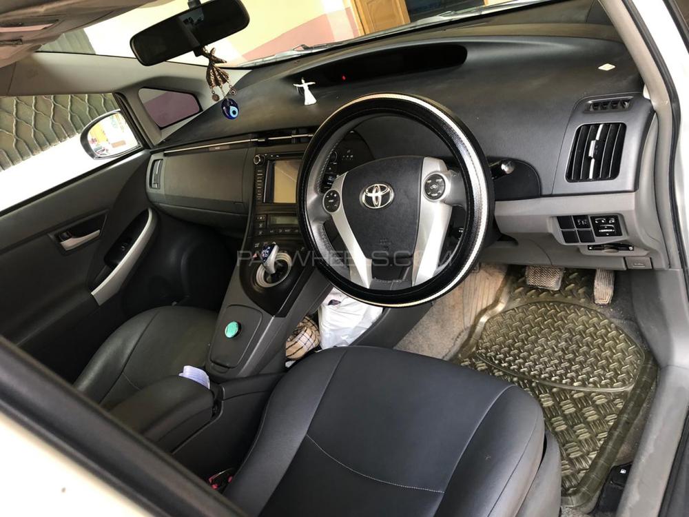 Toyota Prius 2010 for Sale in Lahore Toyota Prius 2010 for Sale in Lahore Image-5