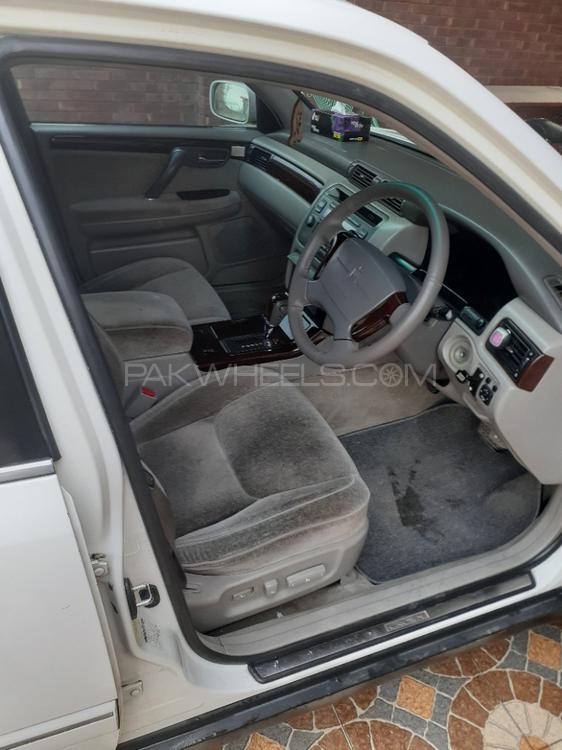 Toyota Crown 2003 for Sale in Lahore Toyota Crown 2003 for Sale in Lahore Image-10