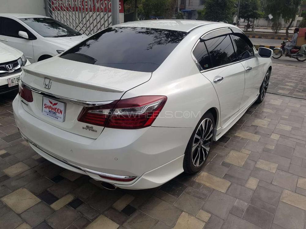 Honda Accord 2016 for Sale in Lahore Honda Accord 2016 for Sale in Lahore Image-11
