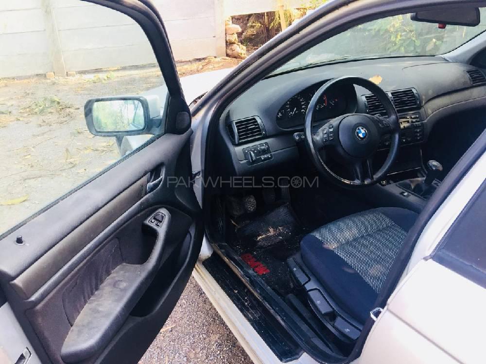 BMW 3 Series 2001 for Sale in Karachi BMW 3 Series 2001 for Sale in Karachi Image-4
