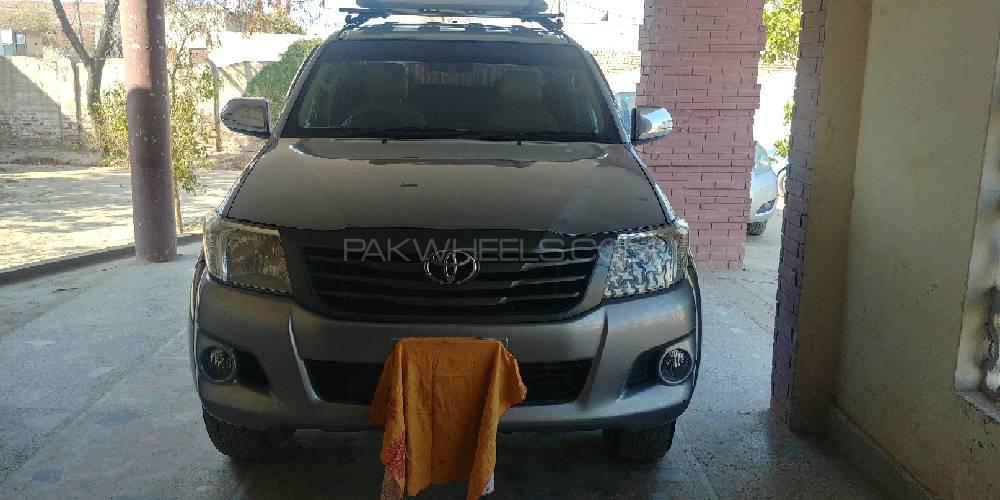 Toyota Hilux 2013 for Sale in Khanewal Image-1