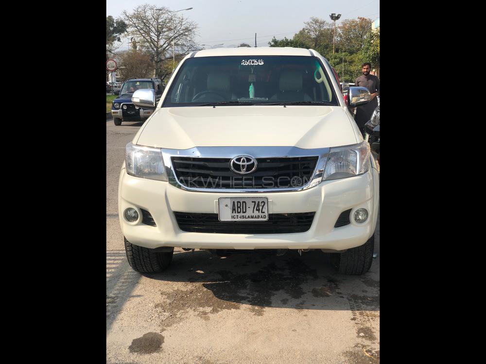 Toyota Hilux 2014 for Sale in Islamabad Image-1