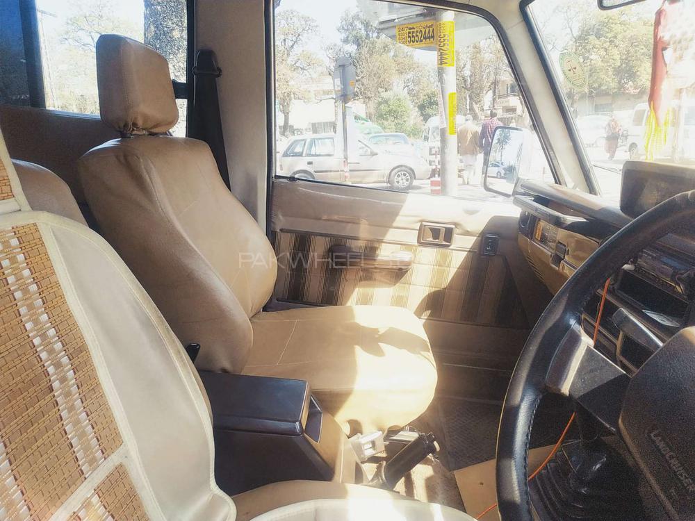 Toyota Land Cruiser 1992 for Sale in Islamabad Toyota Land Cruiser 1992 for Sale in Islamabad Image-8