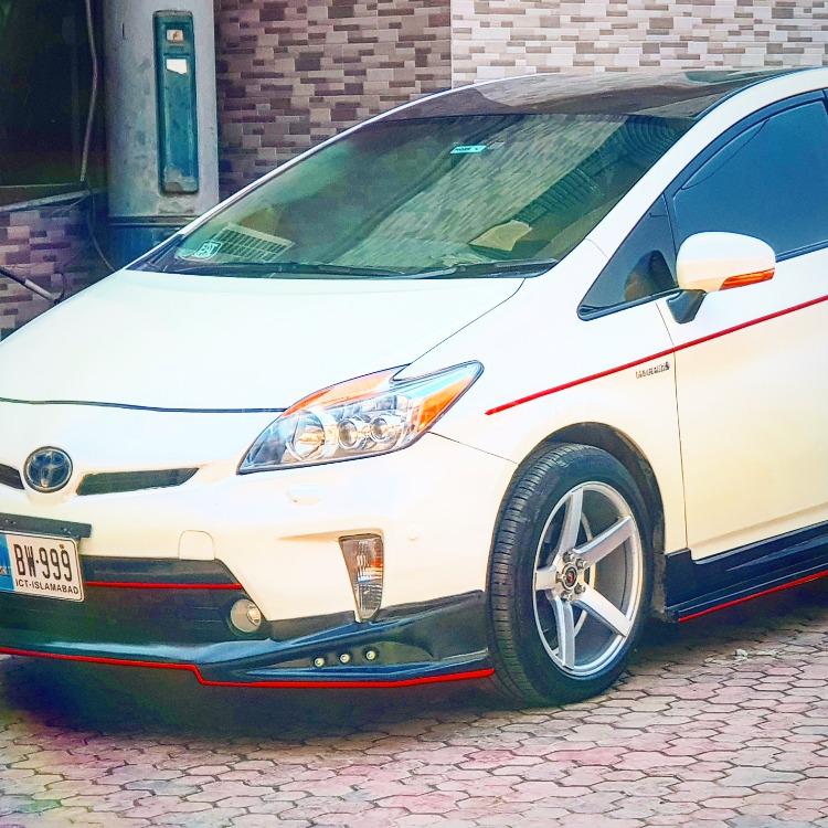 Toyota Prius - 2014  Image-1