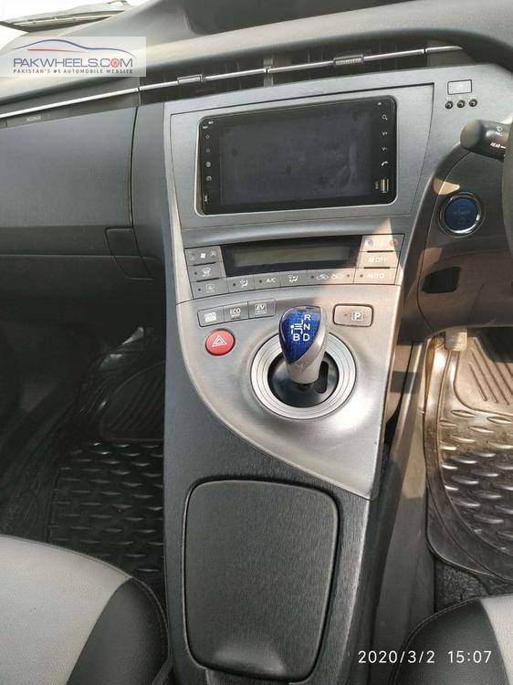 Toyota Prius 2012 for Sale in Lahore Toyota Prius 2012 for Sale in Lahore Image-9