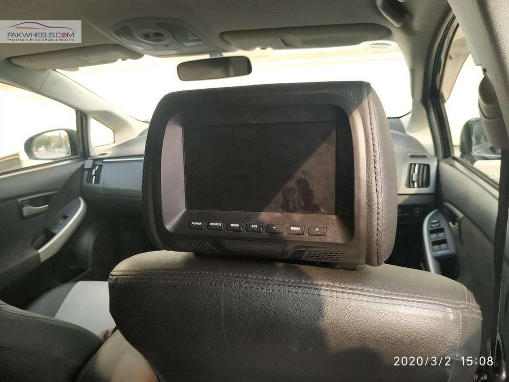 Toyota Prius 2012 for Sale in Lahore Toyota Prius 2012 for Sale in Lahore Image-12