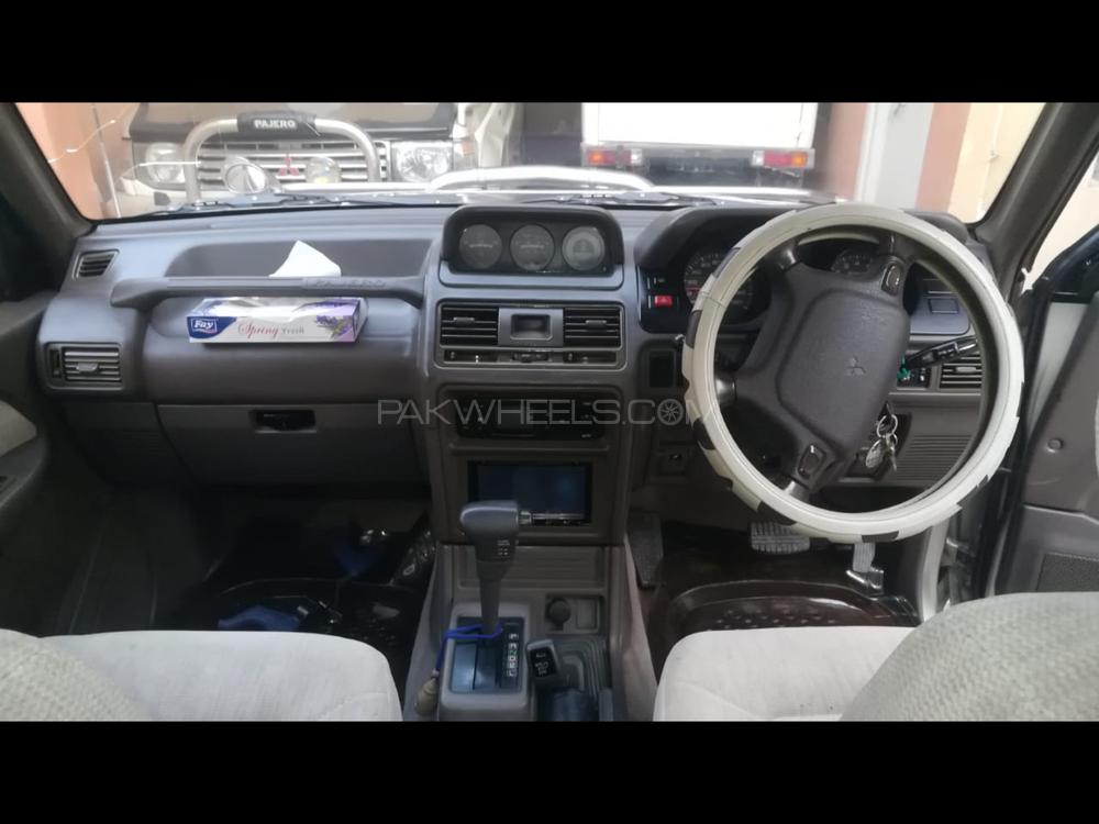 Mitsubishi Pajero 1997 for Sale in Sialkot Mitsubishi Pajero 1997 for Sale in Sialkot Image-5
