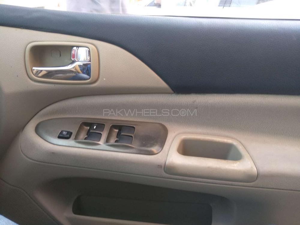 Mitsubishi Lancer 2005 for Sale in Karachi Mitsubishi Lancer 2005 for Sale in Karachi Image-9