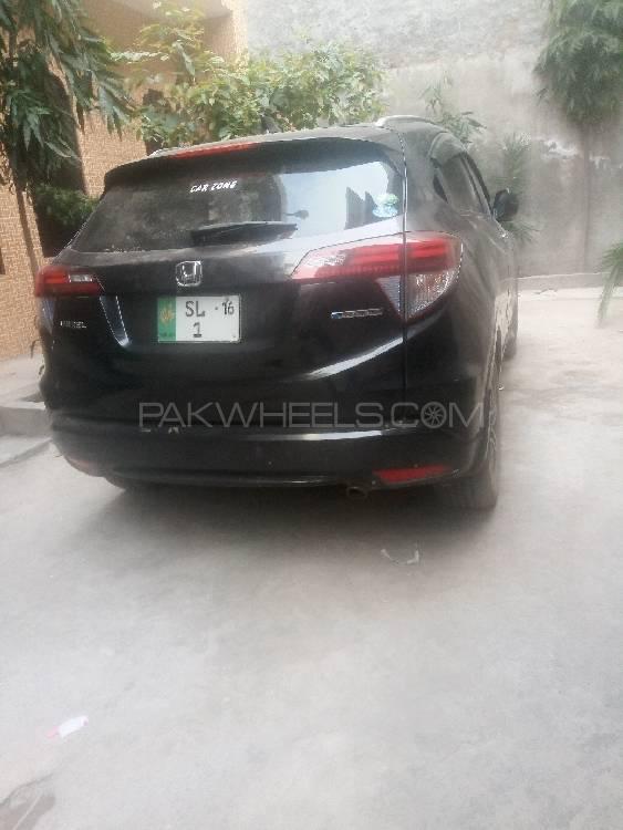 Honda Vezel 2014 for Sale in Lahore Image-1