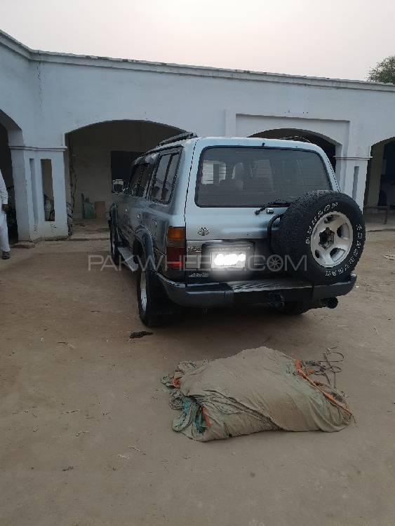 Toyota Land Cruiser - 1994 cruising Toyota Land Cruiser - 1994 cruising Image-2