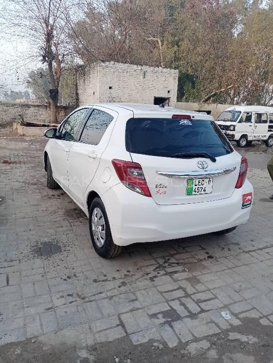 Toyota Vitz 2014 for Sale in Narowal Image-1