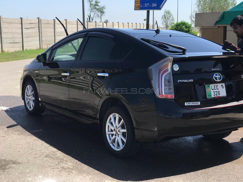 Toyota Prius 2013 for Sale in Faisalabad Toyota Prius 2013 for Sale in Faisalabad Image-3