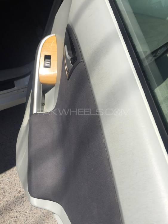 Toyota Prius 2010 for Sale in Lahore Toyota Prius 2010 for Sale in Lahore Image-6
