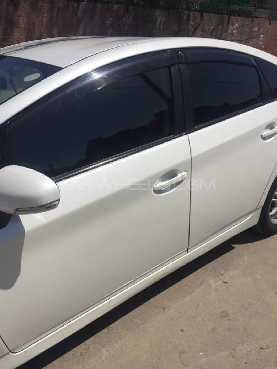 Toyota Prius 2010 for Sale in Lahore Toyota Prius 2010 for Sale in Lahore Image-3