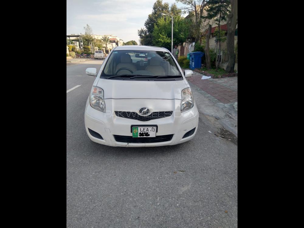 Toyota Vitz 2009 for Sale in Swat Image-1