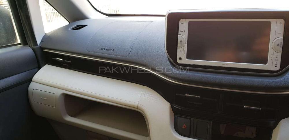Daihatsu Move 2017 for Sale in Karachi Daihatsu Move 2017 for Sale in Karachi Image-4