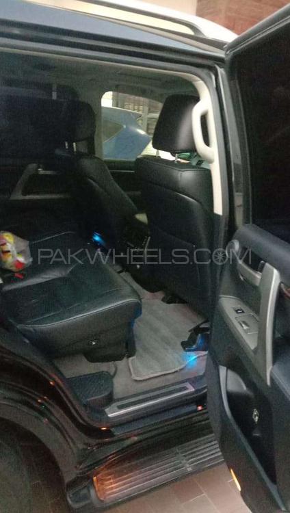 Toyota Land Cruiser 2010 for Sale in Karachi Toyota Land Cruiser 2010 for Sale in Karachi Image-3